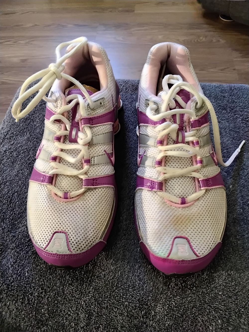 Vintage Y2K Nike Shox